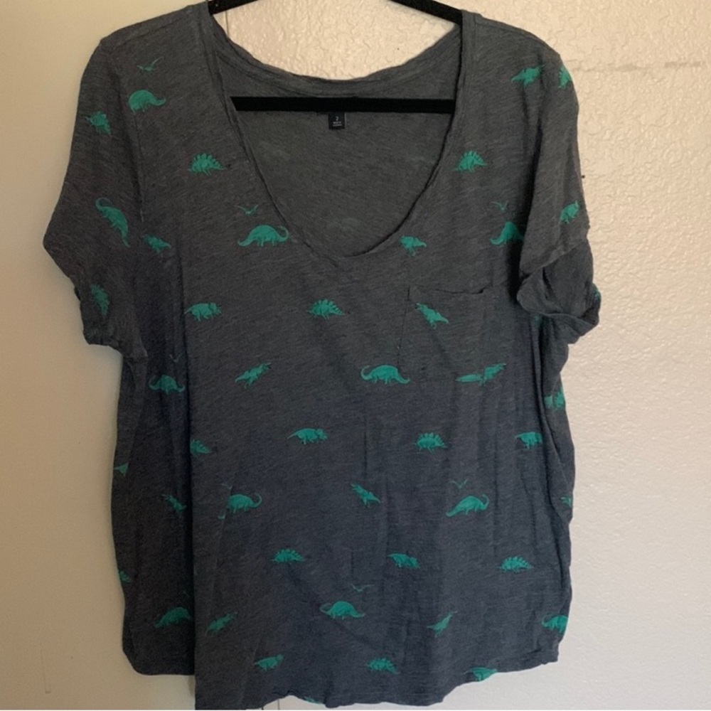 Women’s short sleeve, v-neck tee. Torrid size 2. Gray with green dinos